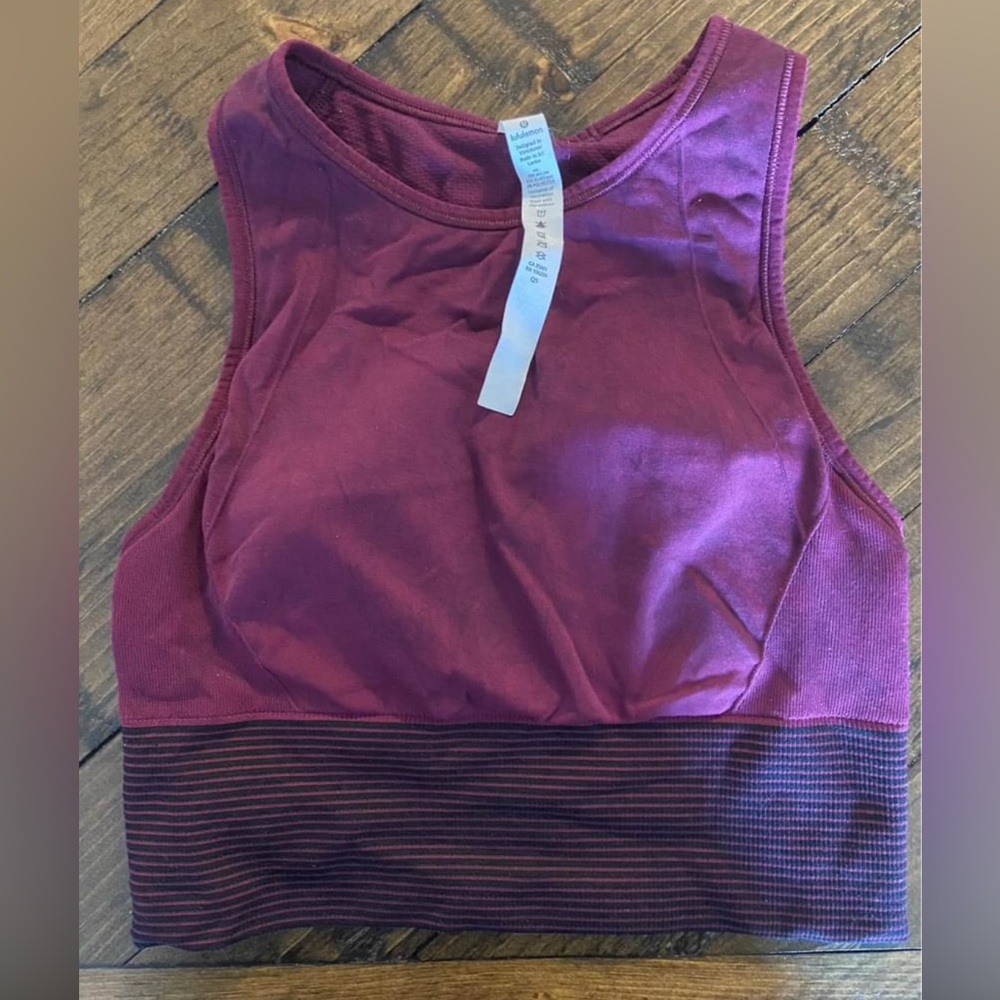 Lululemon - Cropped Top with Bra (Size 4)
